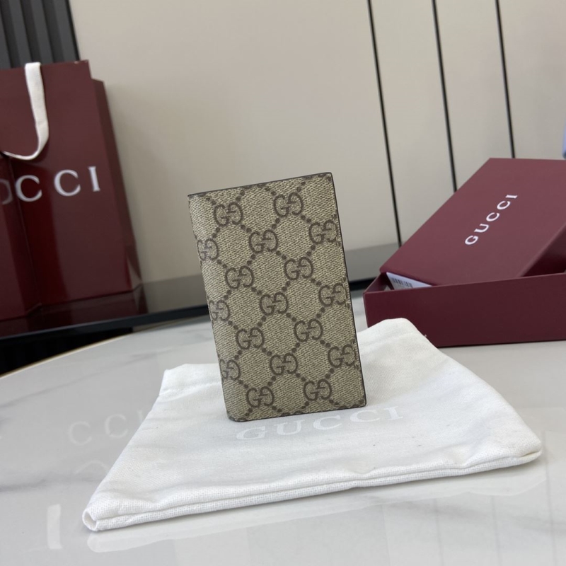 G*u*i wallets & purse